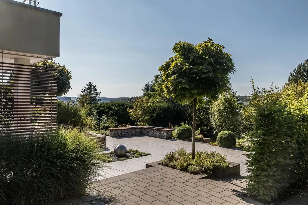 Ein Hanggarten im Grünen