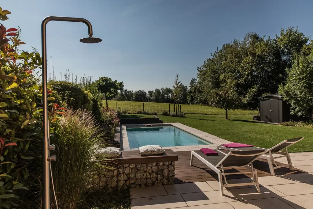 Pool und Wintergarten