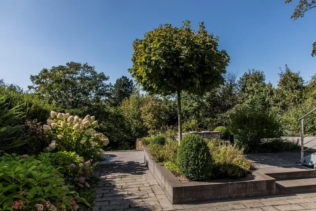 Ein Hanggarten im Grünen