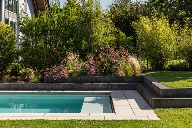 Pool und Wintergarten